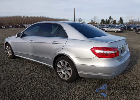 2013 Mercedes-Benz E 350 4Matic z USA, uszkodzony, nr VIN WDDHF8JB4DA714526